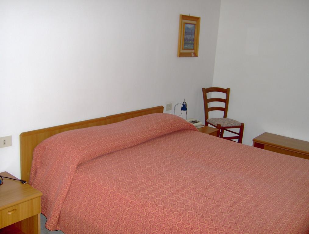 Hotel Svizzero Sangineto Zimmer foto